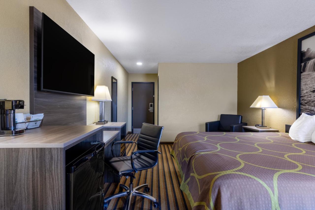 Super 8 By Wyndham Nixa/Springfield Area Hotel Eksteriør billede
