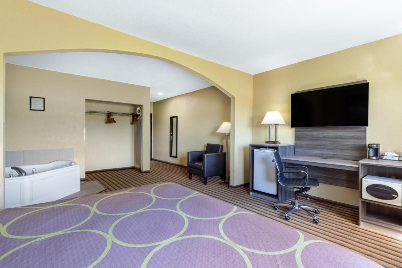 Super 8 By Wyndham Nixa/Springfield Area Hotel Eksteriør billede